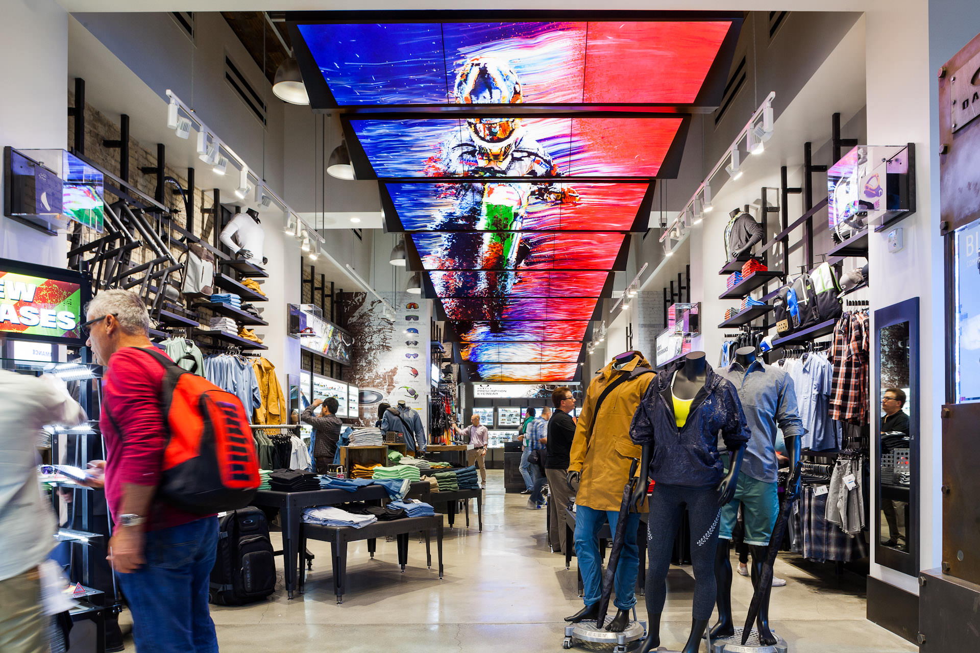 LCD Ceiling Displays : oakley store